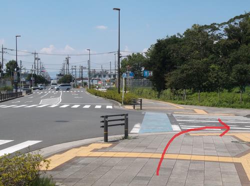 箱根ケ崎駅前交差点