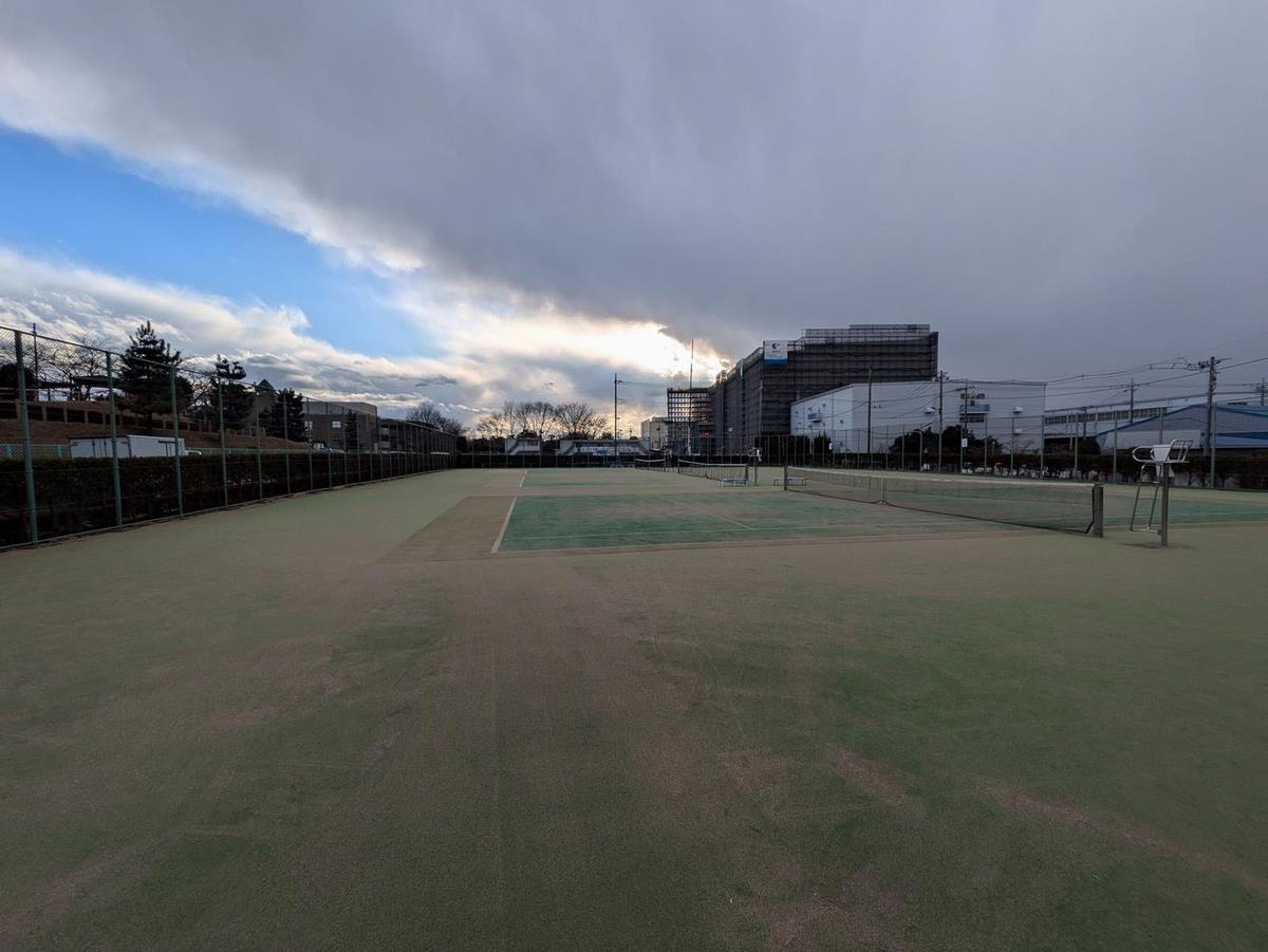 第二庭球場