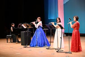 フルートの演奏