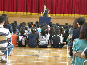 サヘル・ローズさんの講演会の写真